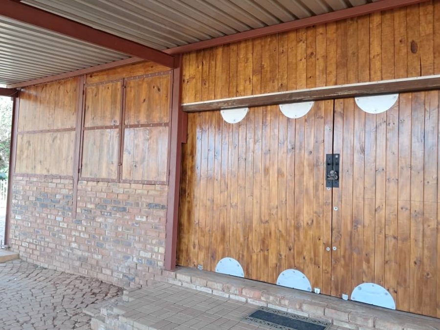 5 Bedroom Property for Sale in Rietfontein A H North West